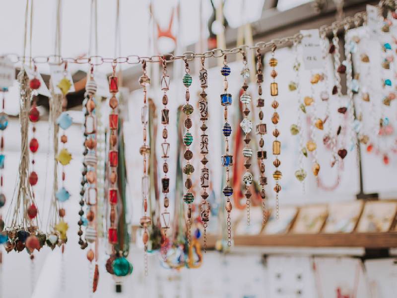 accessoires-artisanaux-lauthenticite-au-coeur-de-la-mode