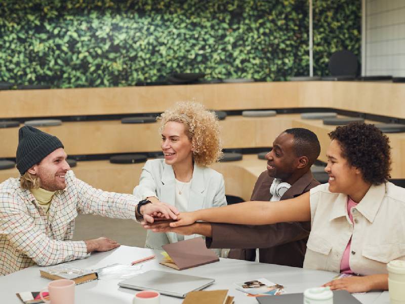 les-relations-interpersonnelles-cle-de-lepanouissement-personnel-et-social