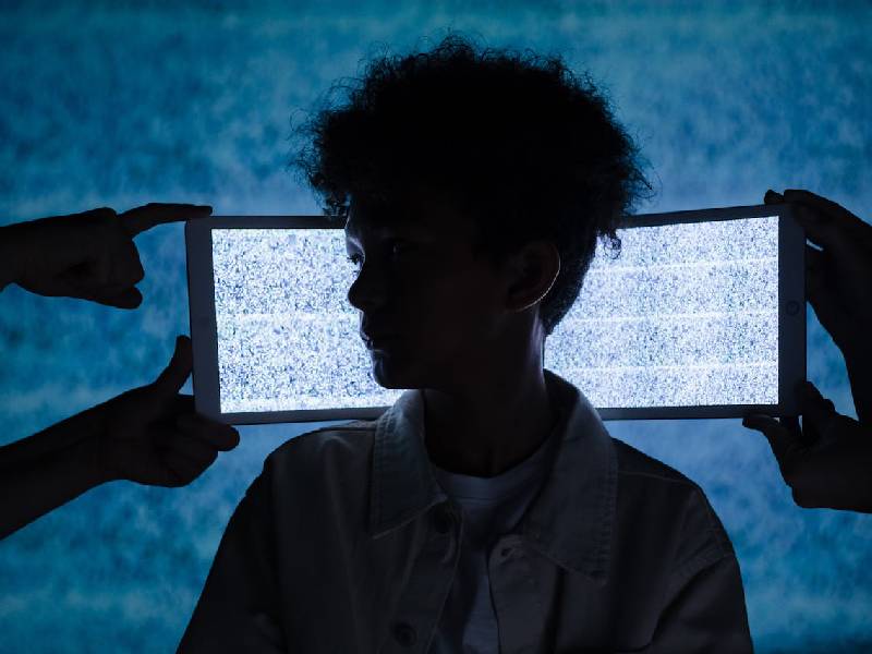 minimalisme-digital-reduire-la-dependance-a-la-technologie-pour-un-bien-etre-mental